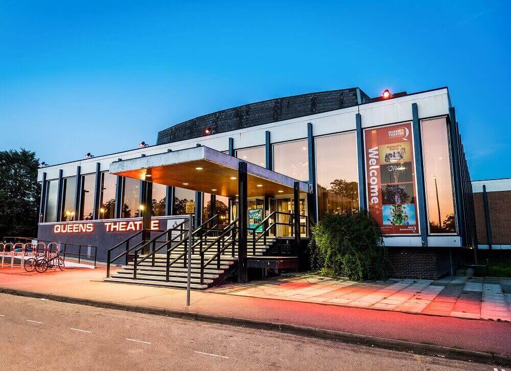 Queens-Theatre-Hornchurch-Photo-credit-Gary-Summers-SMD-Photography-Ltd